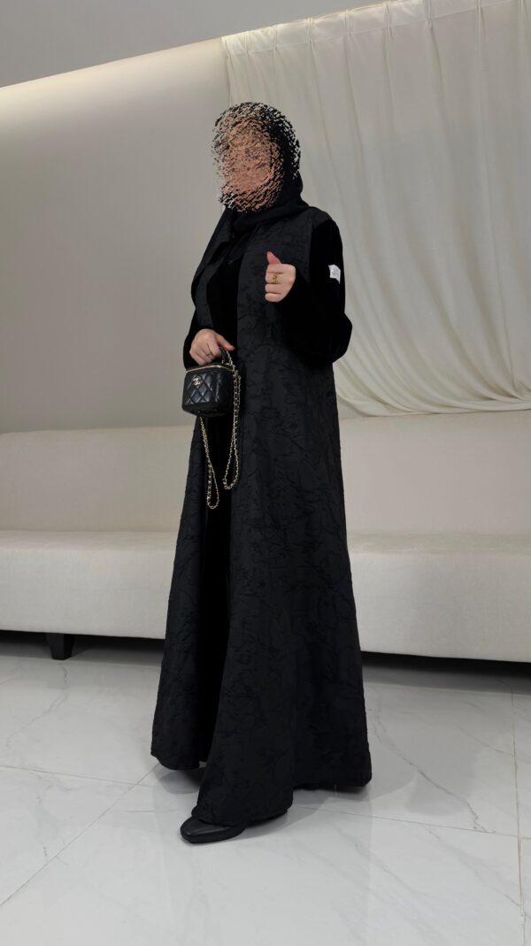 عباية جاكار هندي ومخمل كوري أسود