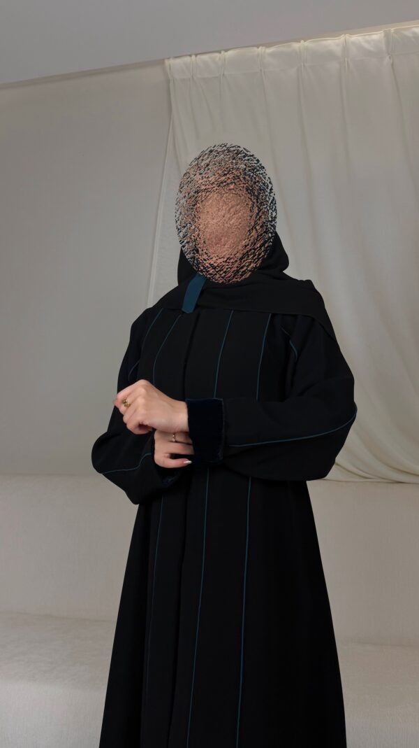 عباية كريب أسود مع قيطان